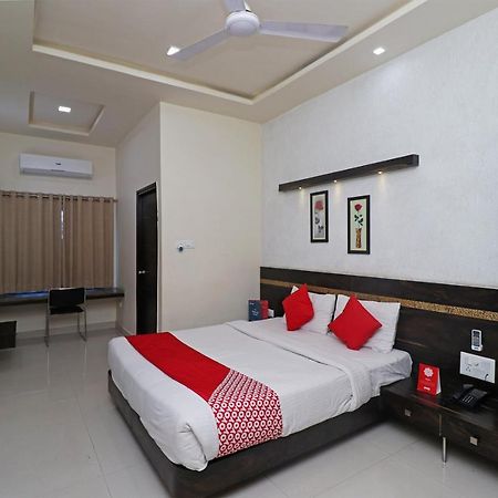 Oyo 29012 Gayatri Palace Hotel Durg Ngoại thất bức ảnh