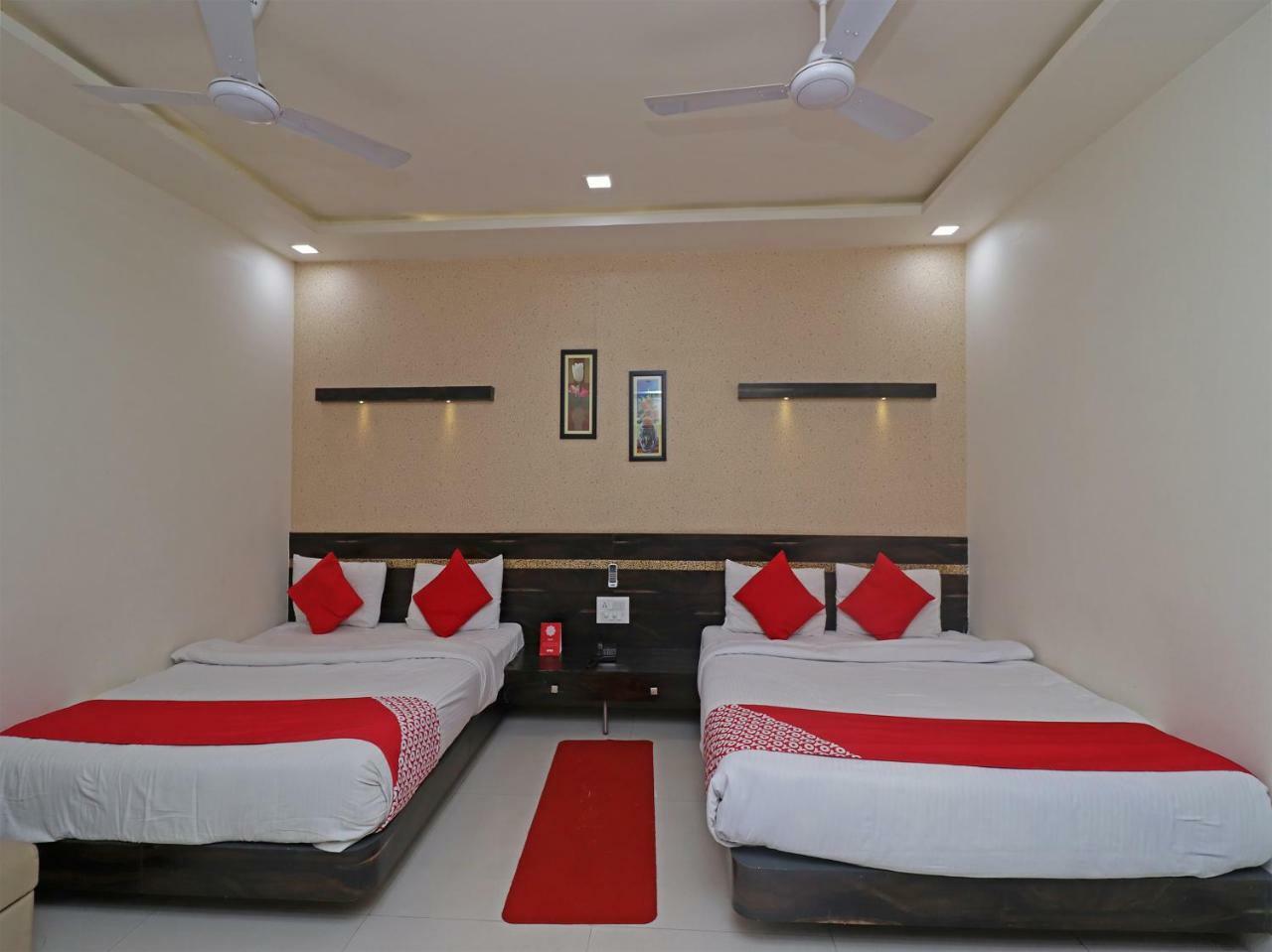 Oyo 29012 Gayatri Palace Hotel Durg Ngoại thất bức ảnh