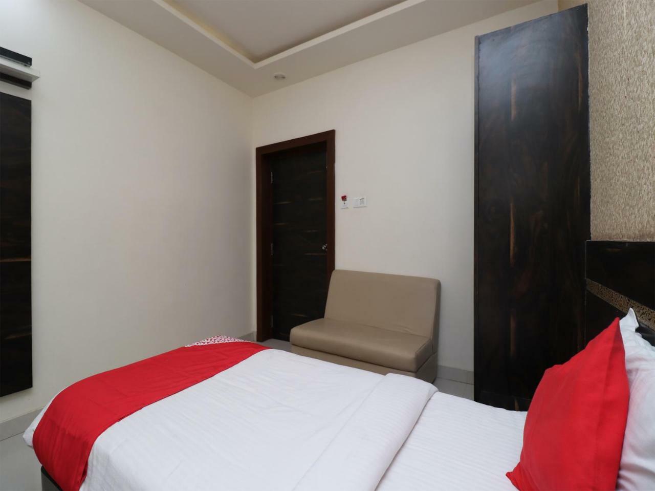Oyo 29012 Gayatri Palace Hotel Durg Ngoại thất bức ảnh