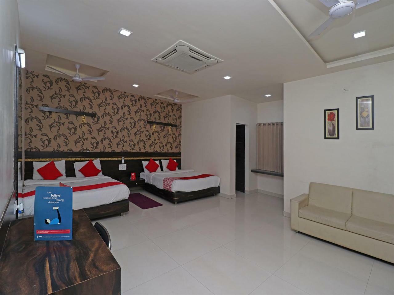 Oyo 29012 Gayatri Palace Hotel Durg Ngoại thất bức ảnh