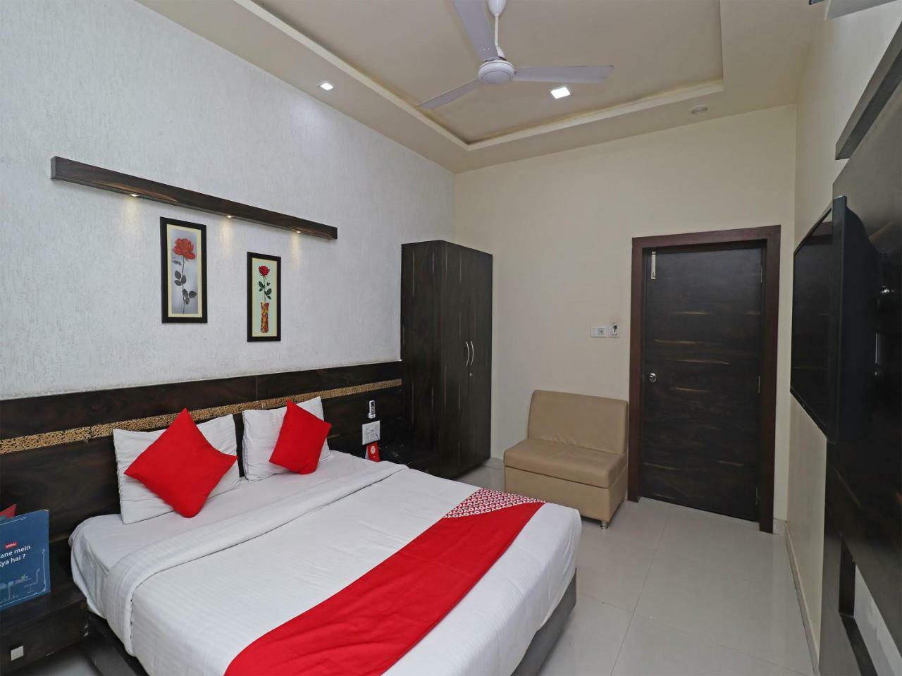 Oyo 29012 Gayatri Palace Hotel Durg Ngoại thất bức ảnh