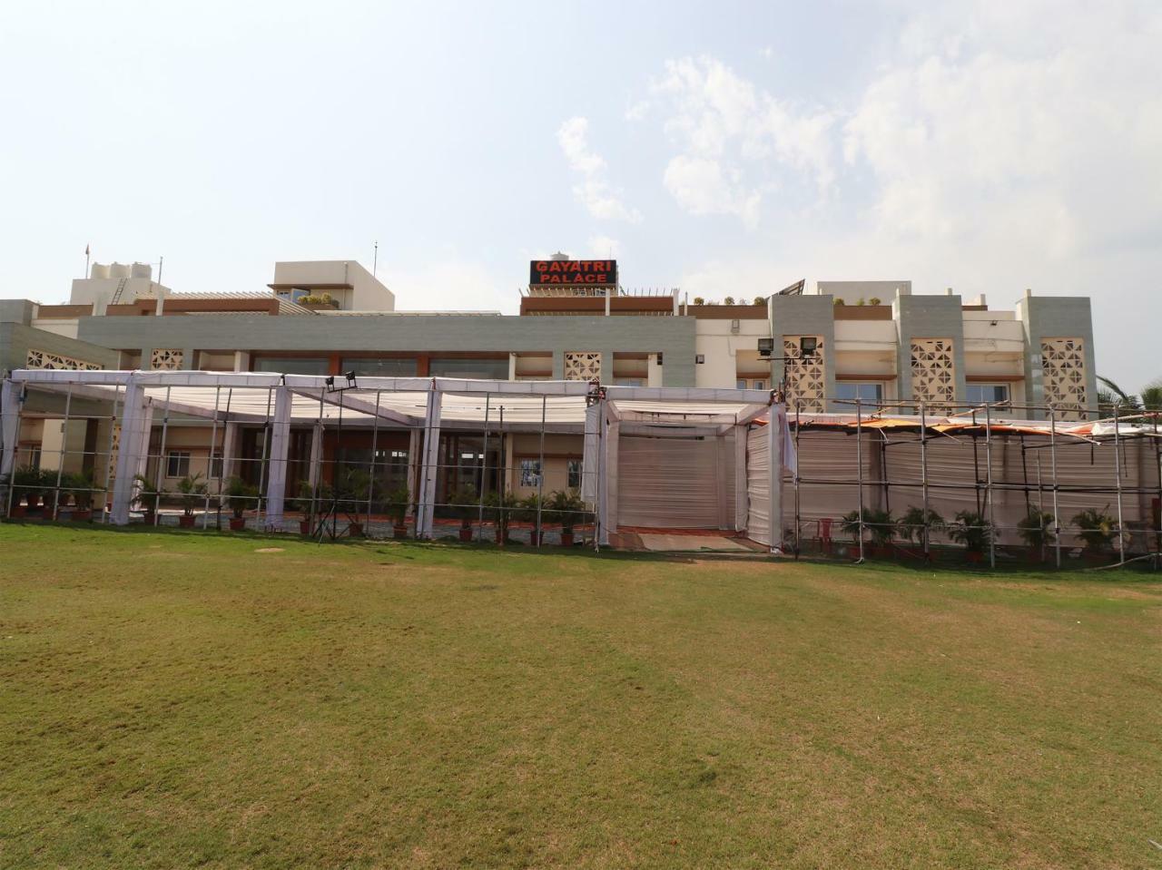 Oyo 29012 Gayatri Palace Hotel Durg Ngoại thất bức ảnh