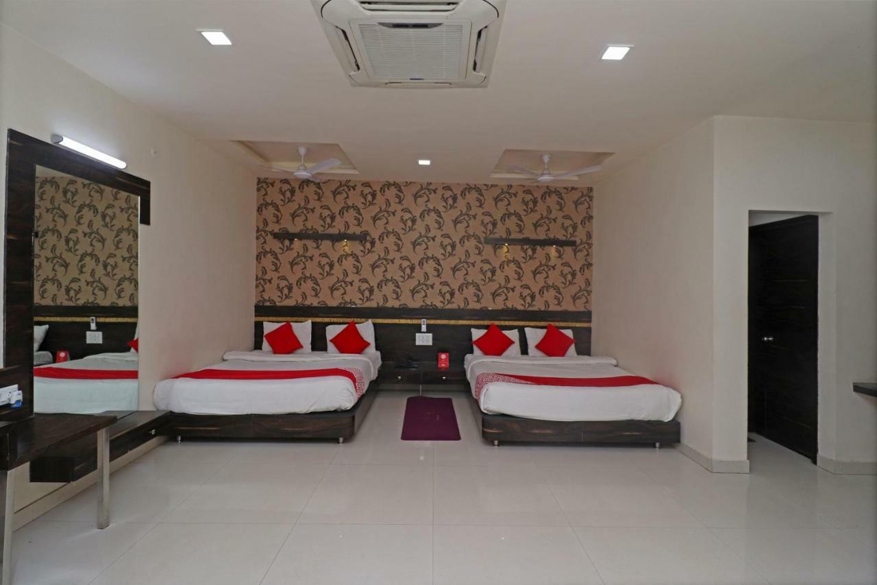 Oyo 29012 Gayatri Palace Hotel Durg Ngoại thất bức ảnh