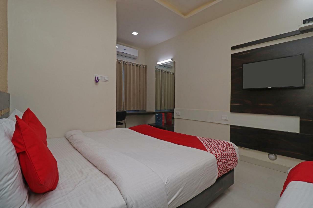 Oyo 29012 Gayatri Palace Hotel Durg Ngoại thất bức ảnh