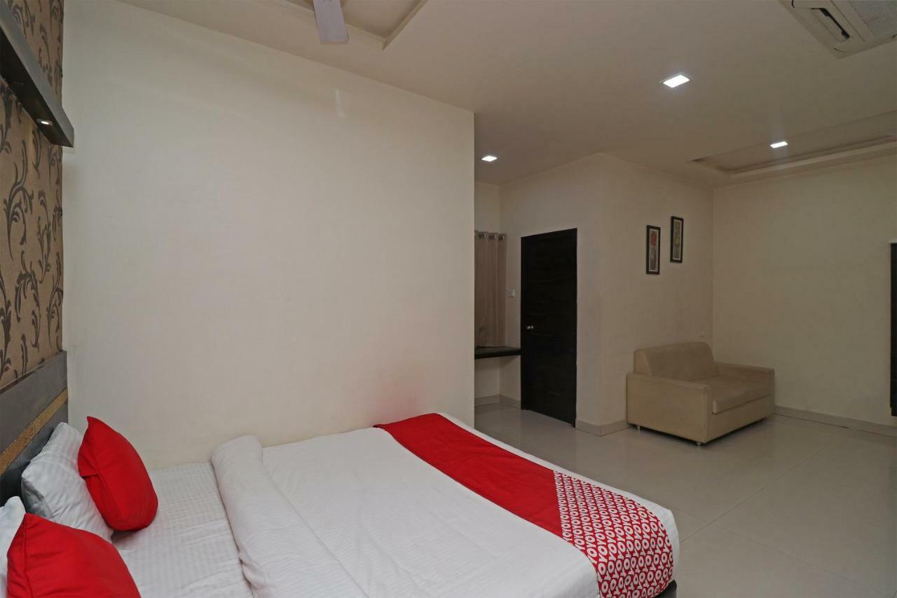 Oyo 29012 Gayatri Palace Hotel Durg Ngoại thất bức ảnh