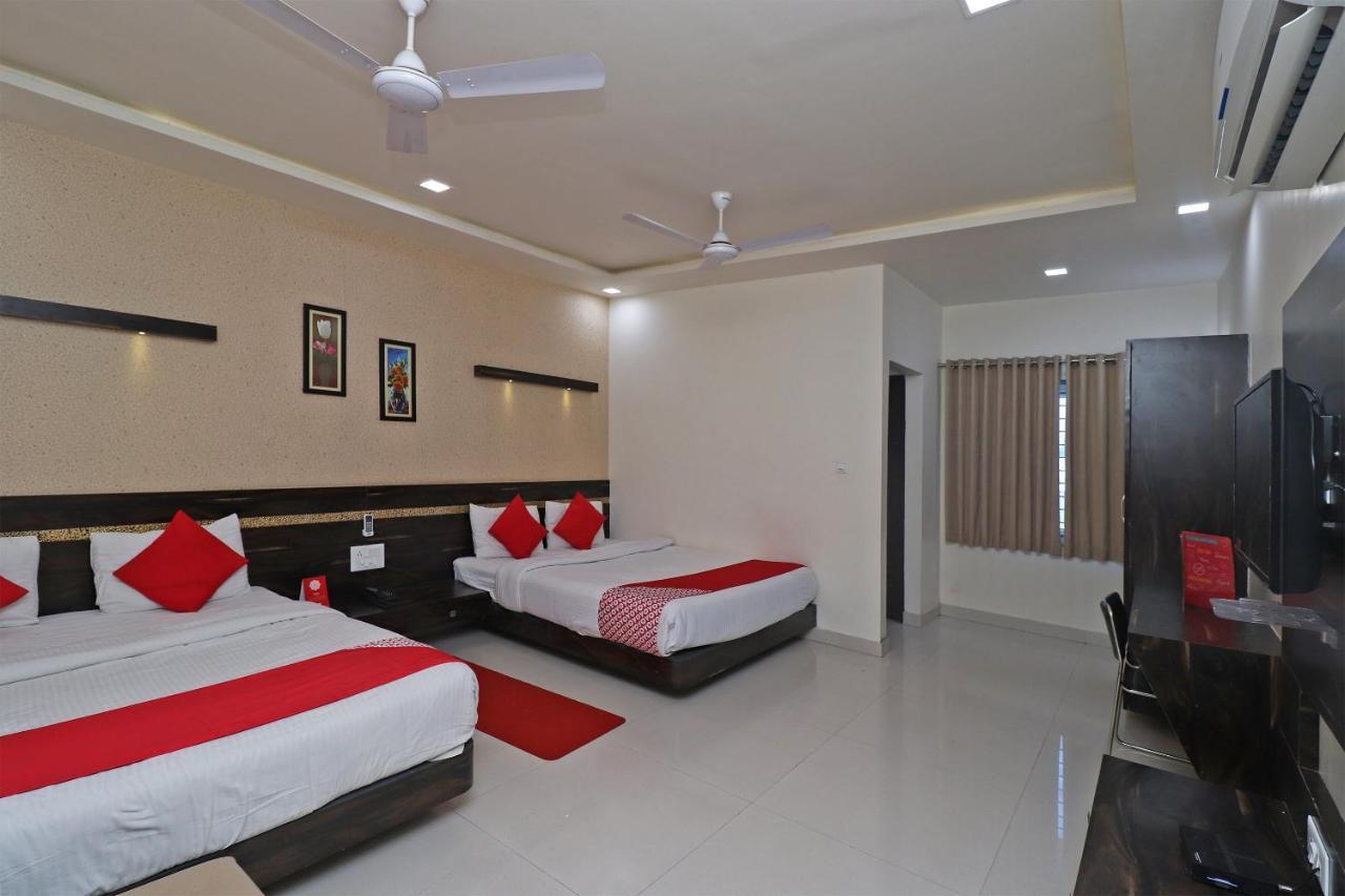 Oyo 29012 Gayatri Palace Hotel Durg Ngoại thất bức ảnh