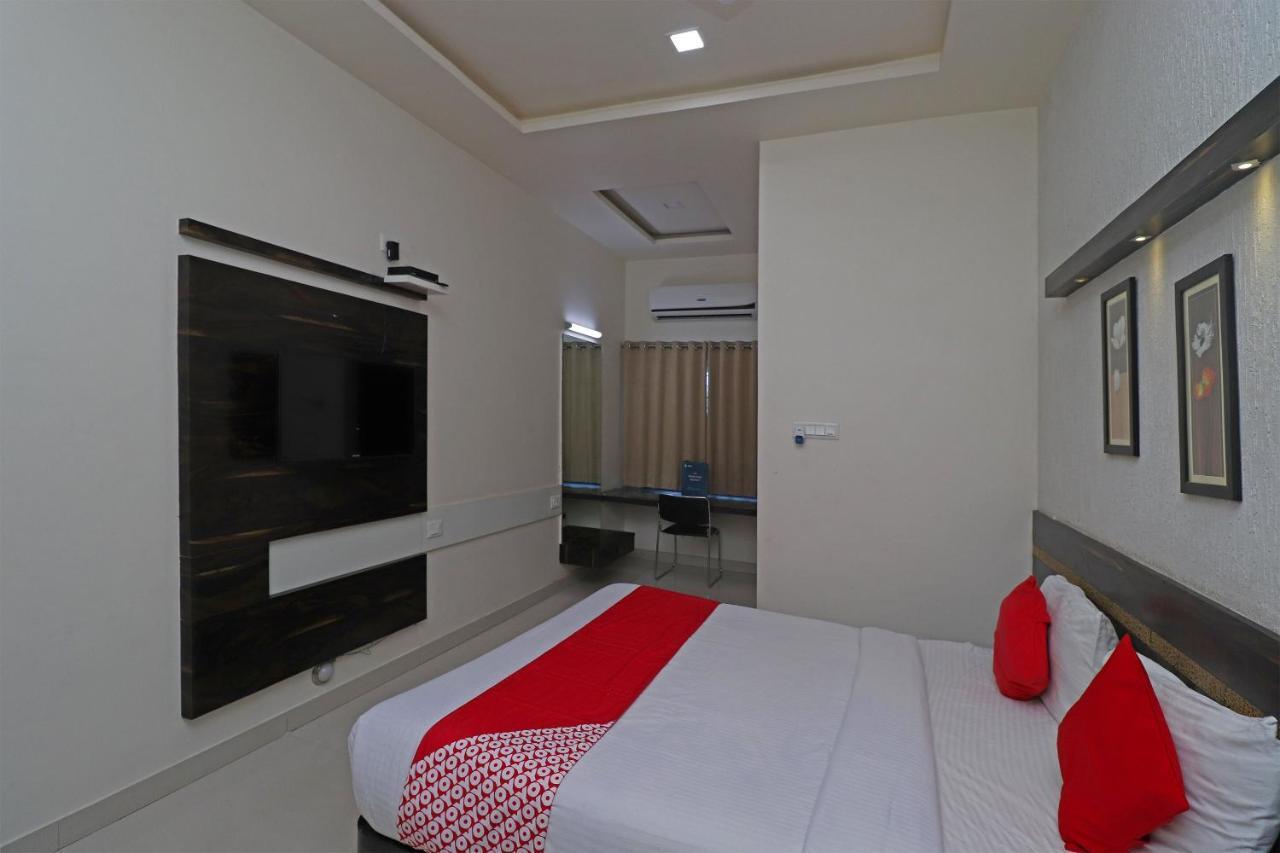 Oyo 29012 Gayatri Palace Hotel Durg Ngoại thất bức ảnh